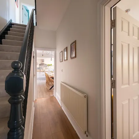 Holiday home Darcey House